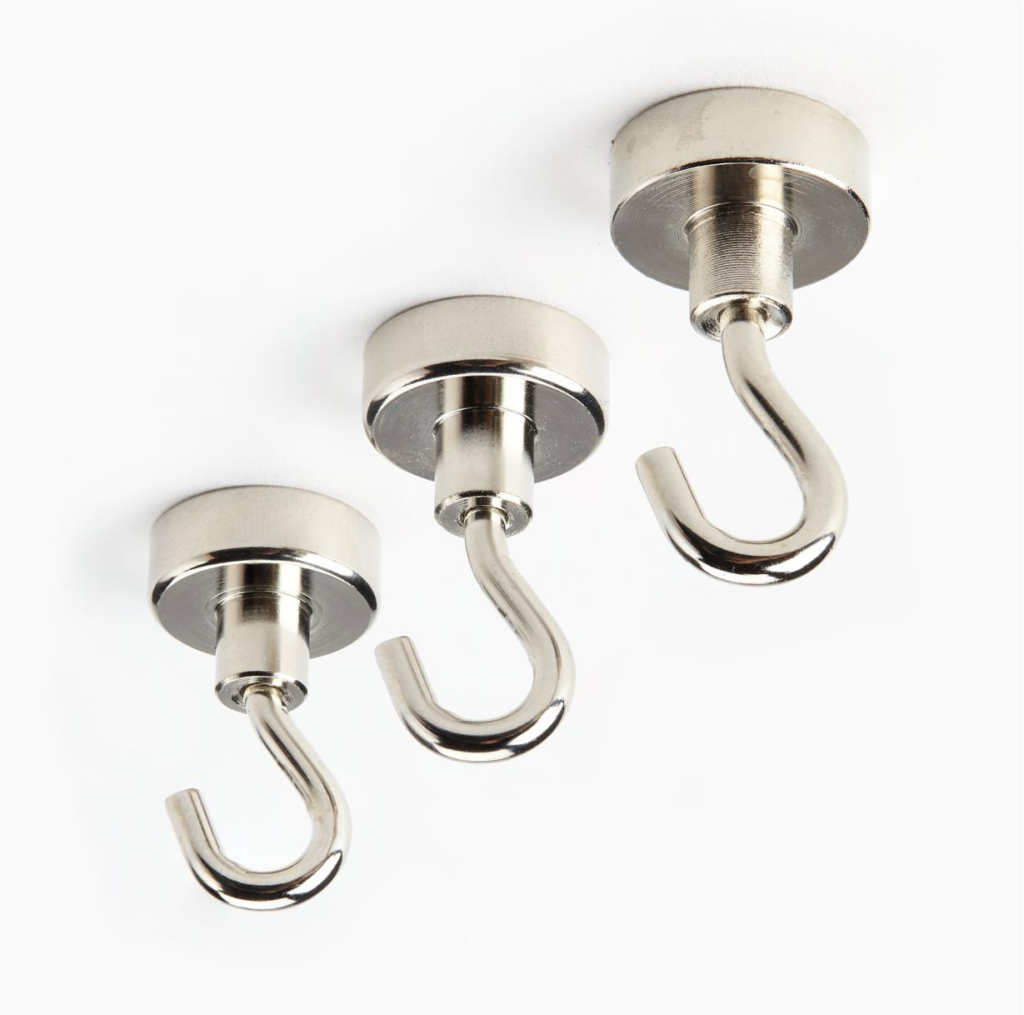 Magnetic hooks